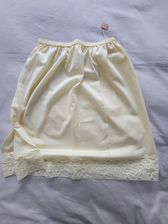 NWT Half Slip Petticoat by Movie Star Lingerie (s… - image 2