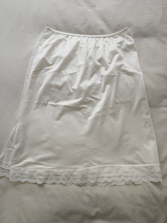 Half Slip Petticoat by Donna Lingerie (size 16 Aus/UK… Gem