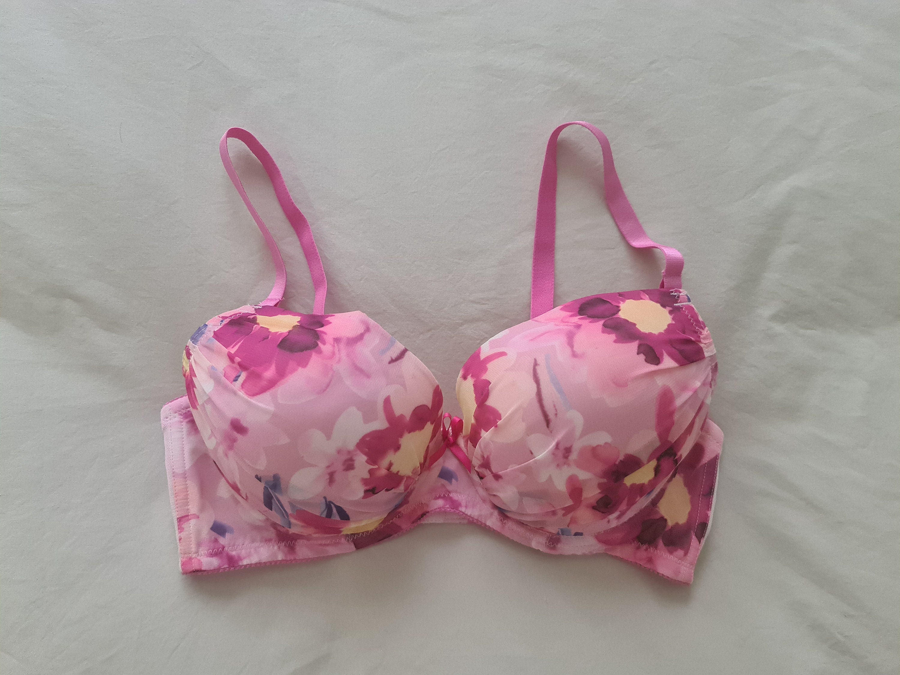 Vintage Bra From Japan size 12B Aus & 34B UK/US, Japan D75 -  Canada