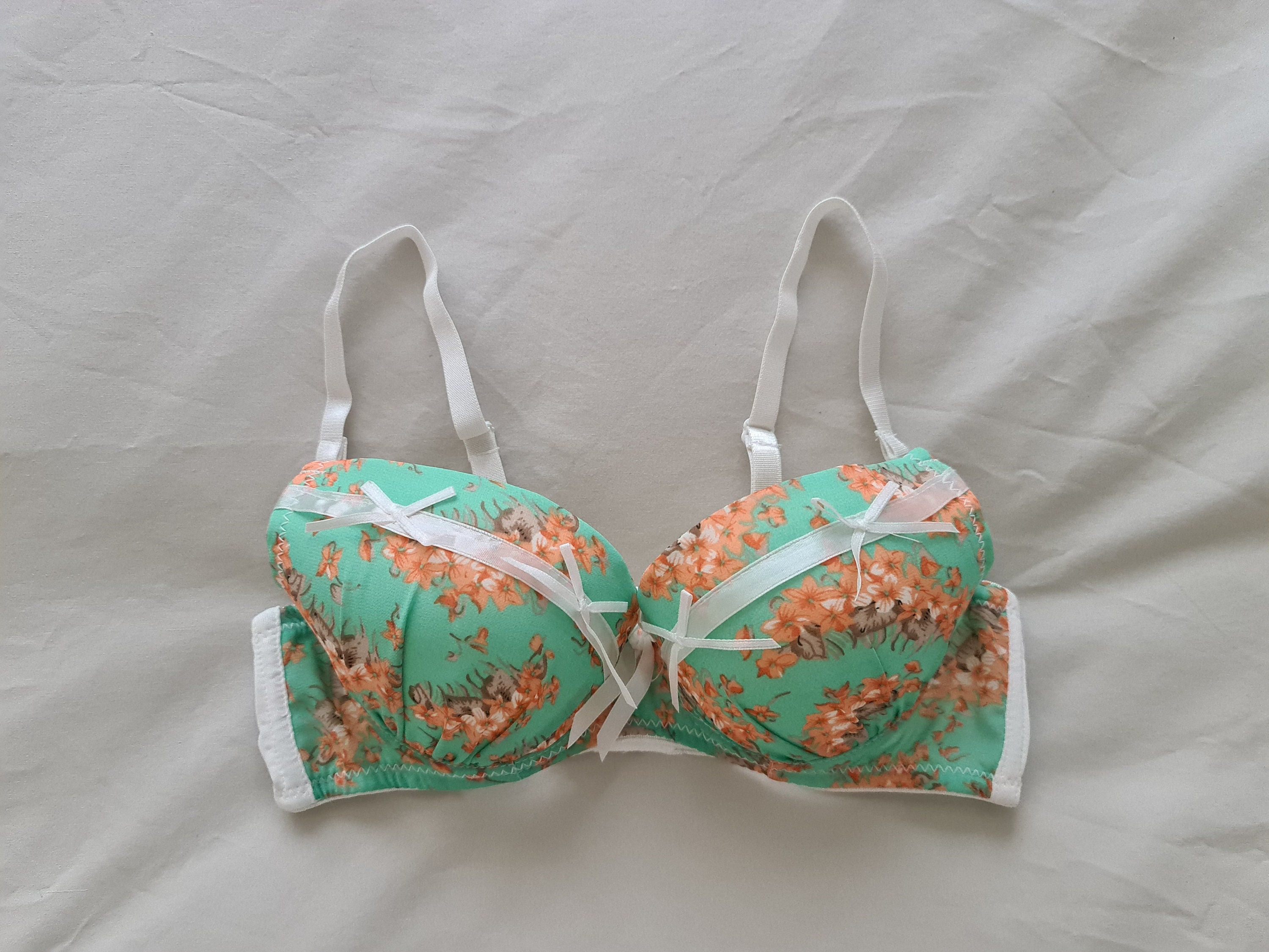 セール商品が満載 Aus 10B (size Japan from Bra Vintage & Japan D70 32B/UK/US, トップス