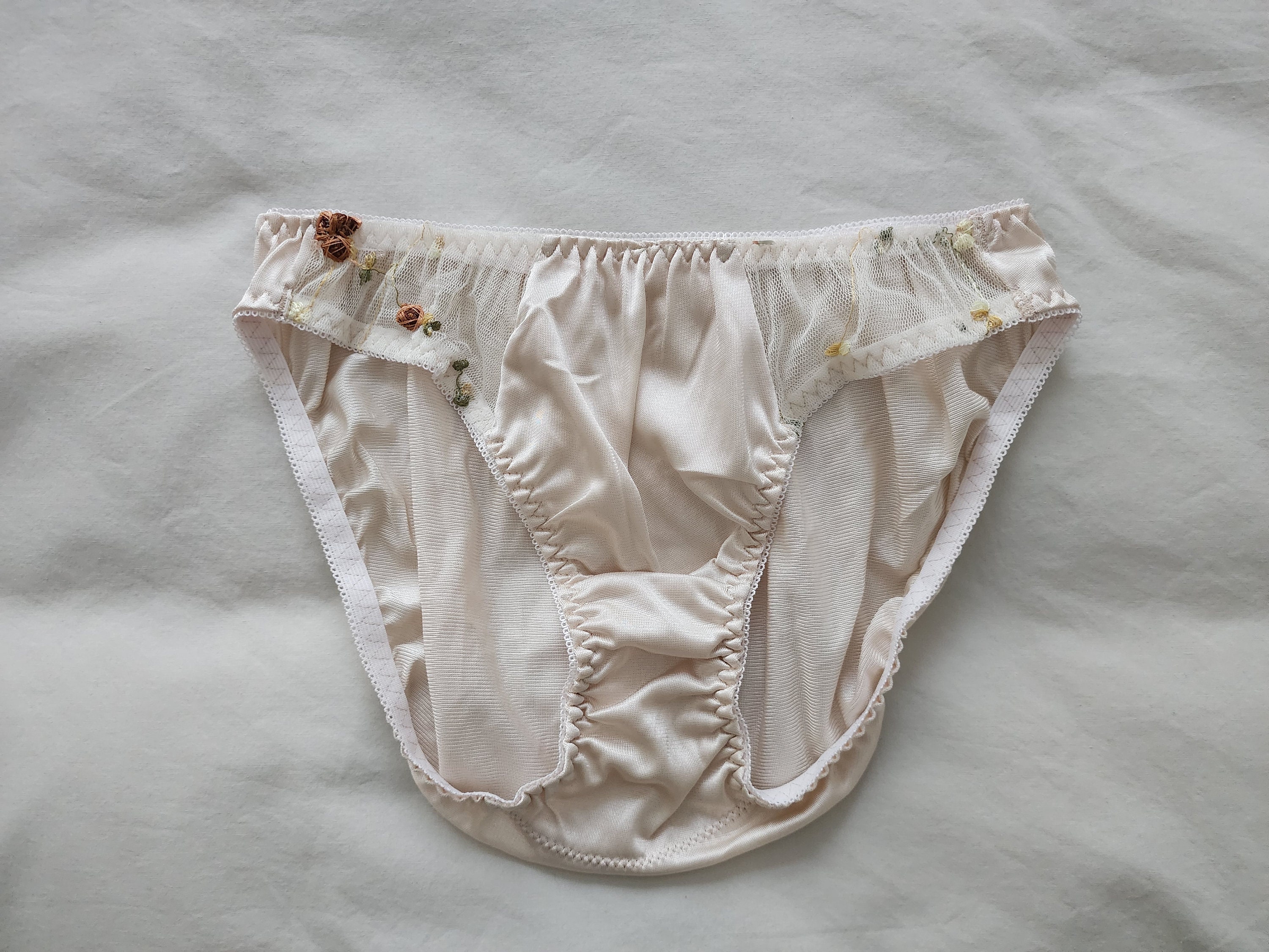 【日本入手困難】Embroidered silk and wool panties Miu Miu Embroidered silk and wool panties | REVERSIBLE
