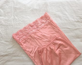 Enagua de media braguita de Vassarette Lingerie (tallas 16-18 Aus/UK y 8-9/US)