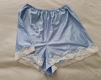 Silky French Knickers from the 1970's (size 14 Aus/UK & 7/US)