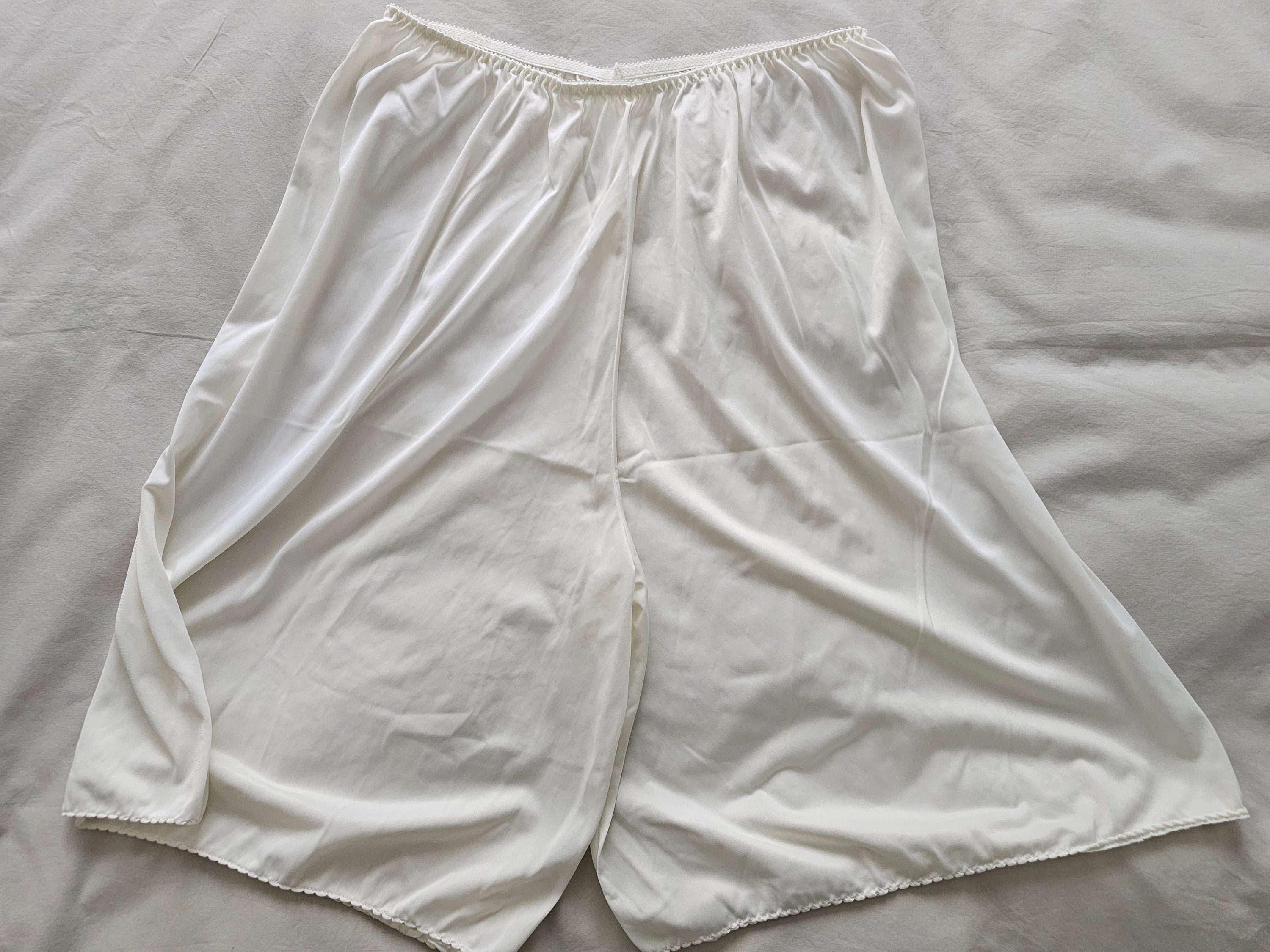 Vassarette Comfortably Vassarette Slip Shorts Women's Vassarette