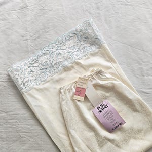 NWT Half Slip Petticoat by Warner's Lingerie (size 12 Aus/UK & 6/US)