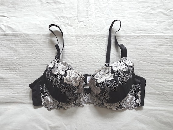 Vintage New/Old Stock Bra from Japan (size 16A Aus & 38A UK/US, Japan C85)