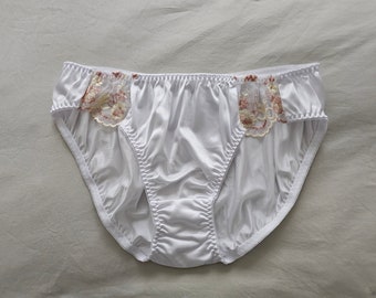 Silky Bikini Panties from Japan (size 18 Aus/UK & 9/US, Japan 4L)
