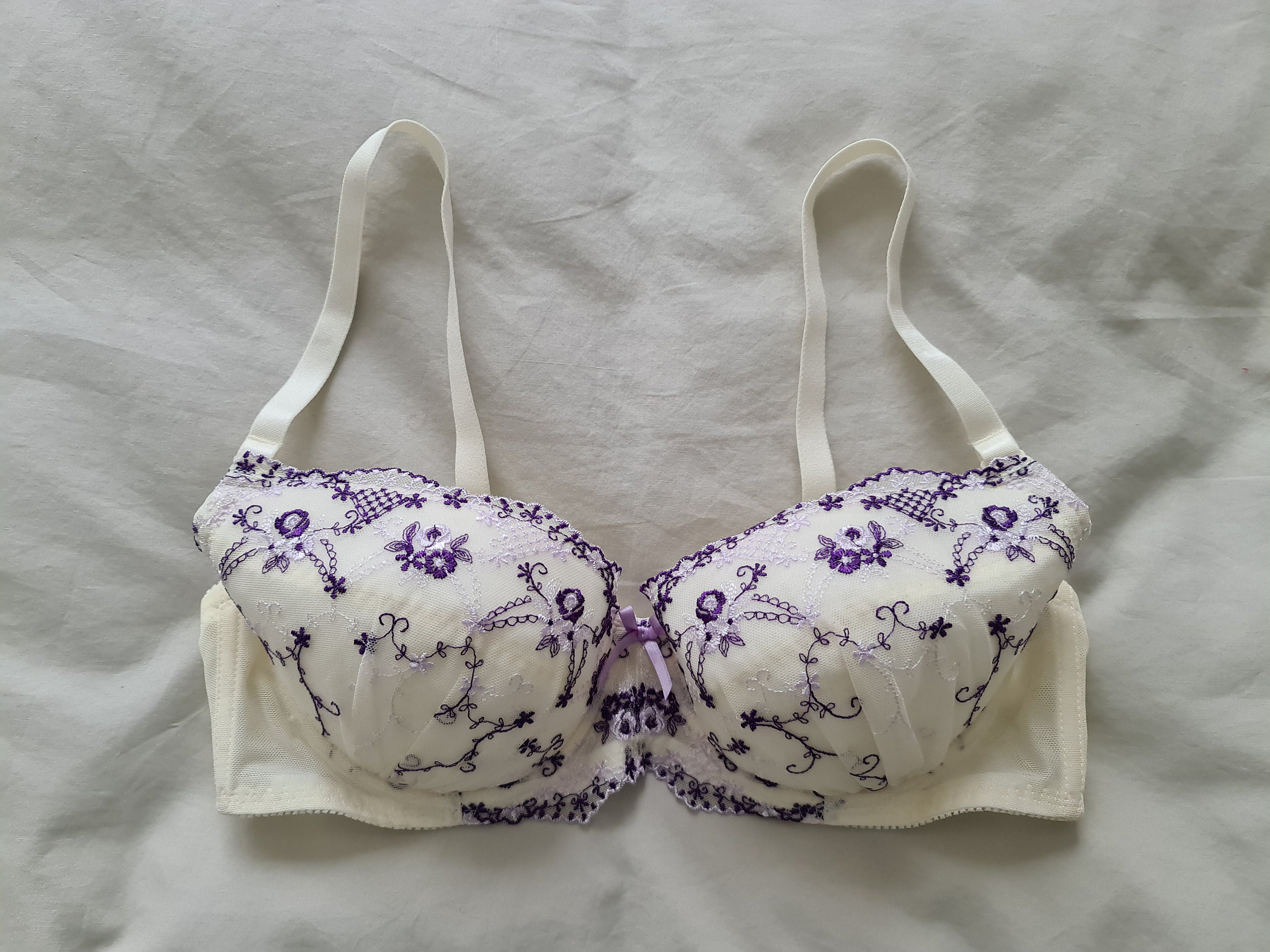 Buy Vintage Bra From Japan size 12D Aus & 34D US/UK, F75 Japan