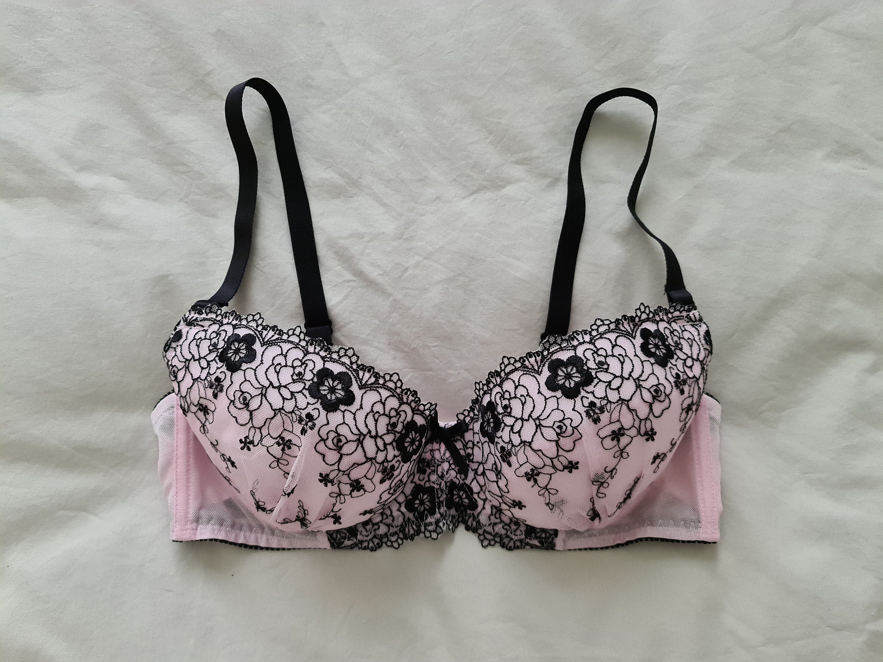 Vintage Bra From Japan size 14B Aus & 36B US/UK, D80 Japan 