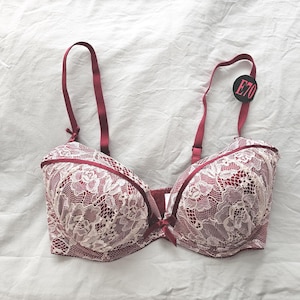 Vintage new/Old Stock Bra from Japan (size 10C Aus & 32C UK/US, Japan E70) image 1