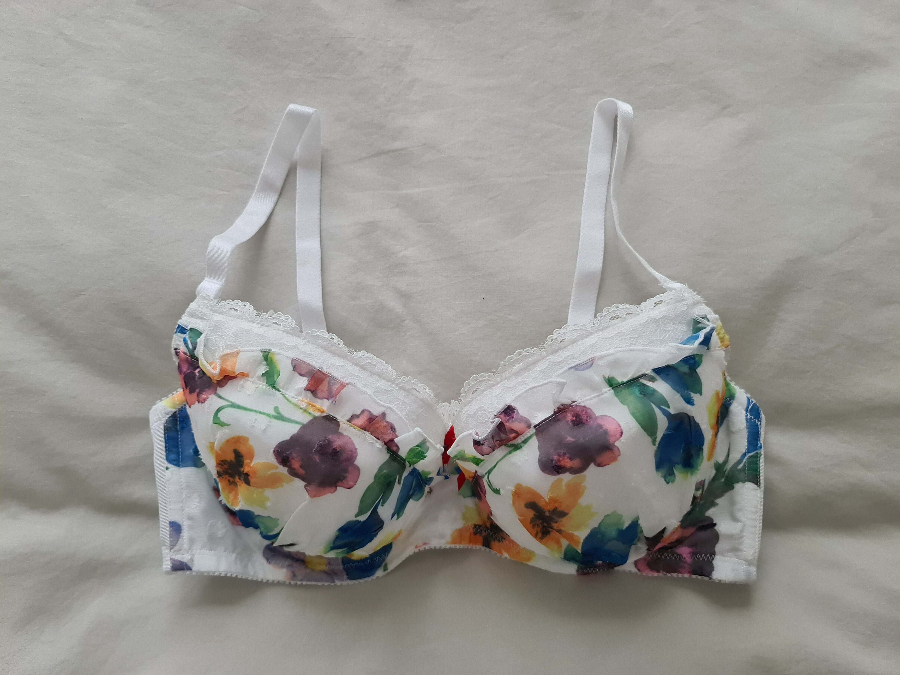 Vintage Bra From Japan size 12C Aus & 34C UK/US, Japan E75 