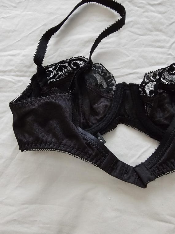 Vintage New/Old Stock Bra by Warner's Lingerie (size 10B Aus & 32B UK/US) View 3