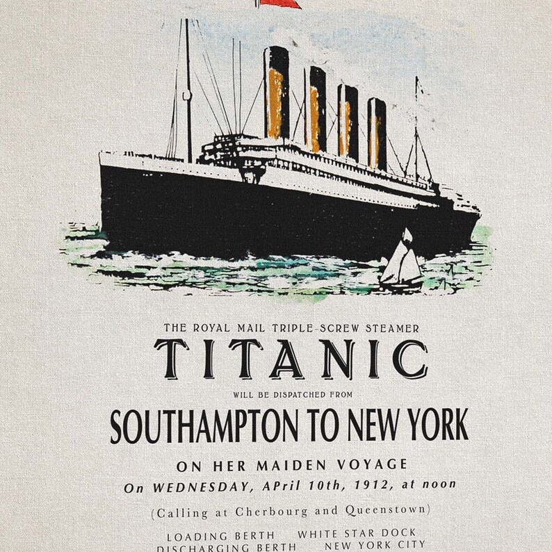 Może przedstawiać: Winietkowy plakat reklamujący dziewiczy rejs RMS Titanic, tr&oacute;jśrubowego parowca Royal Mail, z Southampton do Nowego Jorku 10 kwietnia 1912 roku. Plakat przedstawia czarno-białą ilustrację Titanica płynącego po oceanie.