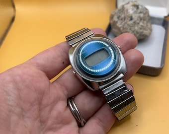 RARE Timex SSQ Digital Vintage Men’s Wrist Watch, Expandable Stretch Band, Battery Operated Vintage 1970s Timex