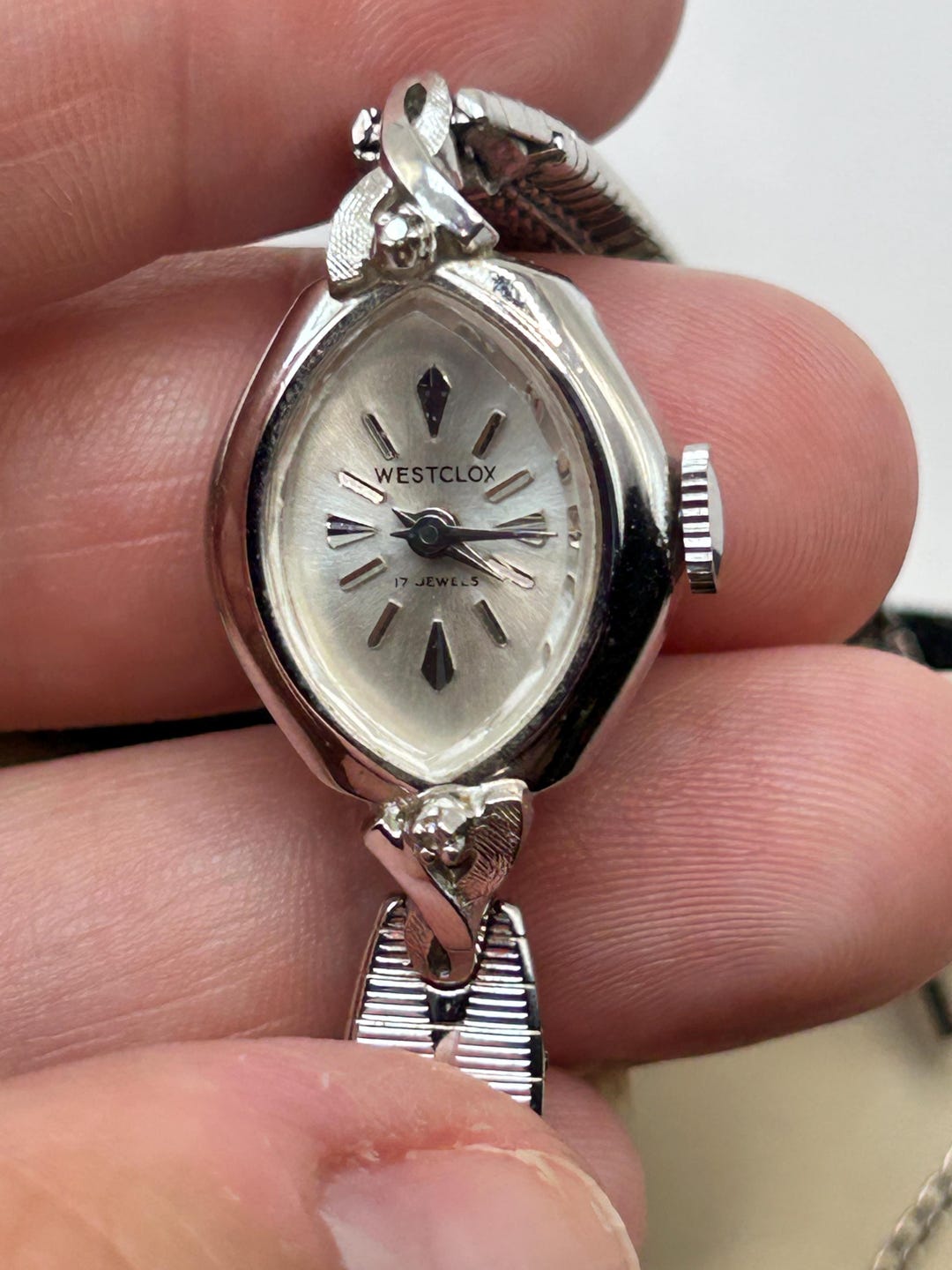 Westclox 17 Jewels Vintage Women’s Wrist Watch, Diamond Accent Silver — free download