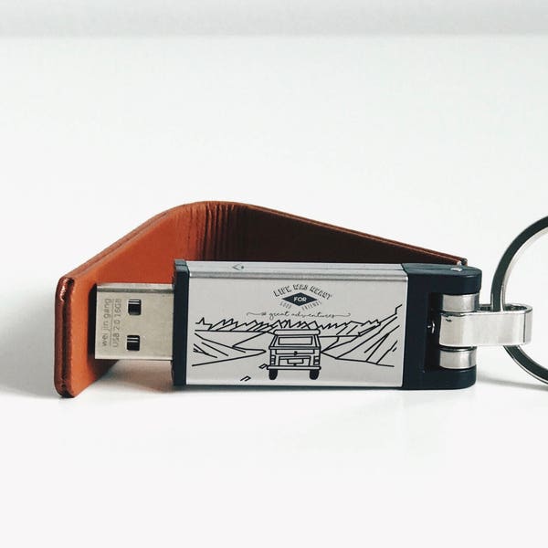 Personalised Brown Leather 16 GB/ 32 GB USB thumb drive/ memory stick with name engraving (suitable as gifts and storing travel photos)