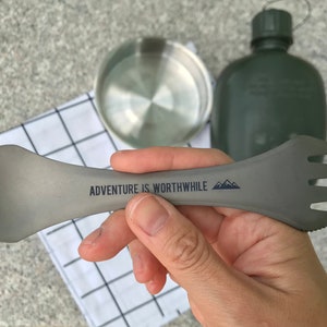 Personalised 3-in-1 outdoor titanium spork with custom quote and name engraving image 1