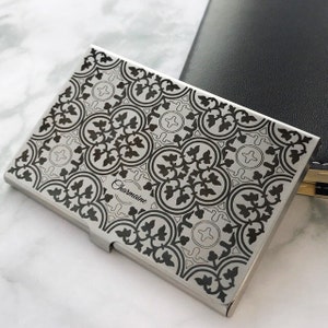 Classic Peranakan Motif Funda de soporte de tarjeta de visita decorada personalizada, regalos con motivos asiáticos, recuerdos de Singapur