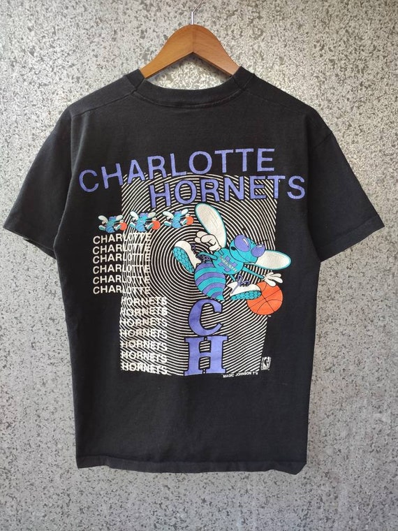 Vintage 90s Vintage Charlotte Hornets t shirt Magi