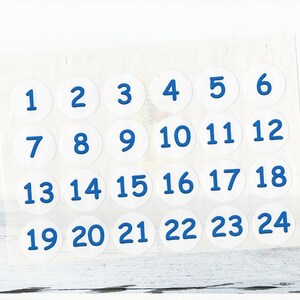 Autocollants chiffres pour calendrier de l&#39;Avent, ronds de 3 cm, blancs, autocollants chiffres BLEUS 1 à 24, fabriqués par BuntMixxDESIGN
