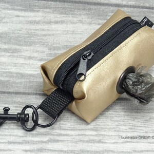 Hundekotbeutel Spender Täschchen, Kunstleder bronzefarben, schwarz Öse Karabiner, by BuntMixxDESIGN