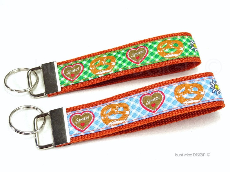 Keychain heart pretzel spatzl blue white green copper orange bavarian style lanyard keyholder key fob handmade by BuntMixxDESIGN