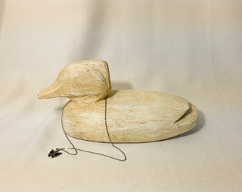 Vintage canard en bois sculpté à la craie peint en blanc design vieilli rustique