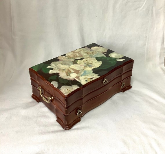 Vintage jewelry box with lift top// refurbished ha