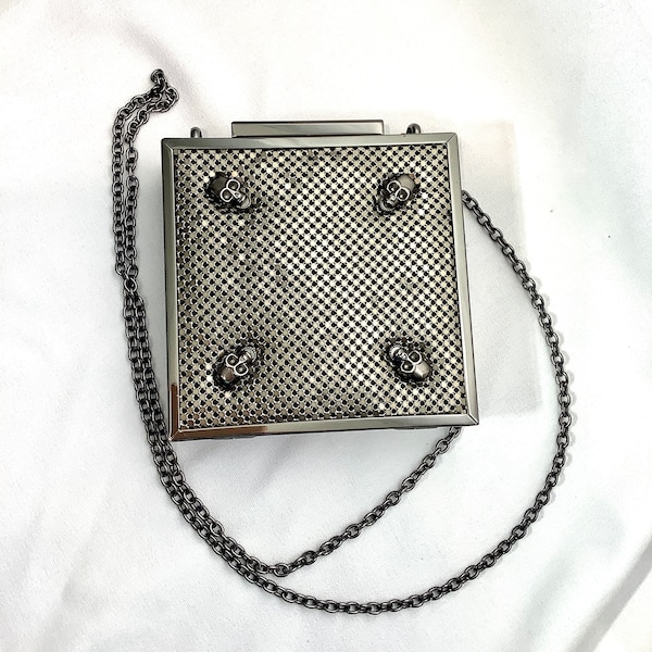 Designer DERIMOD box purse with skulls on silver glomesh long shoulder chain evening bag