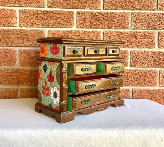Vintage wood jewelry box Boho style// Boho jewelry