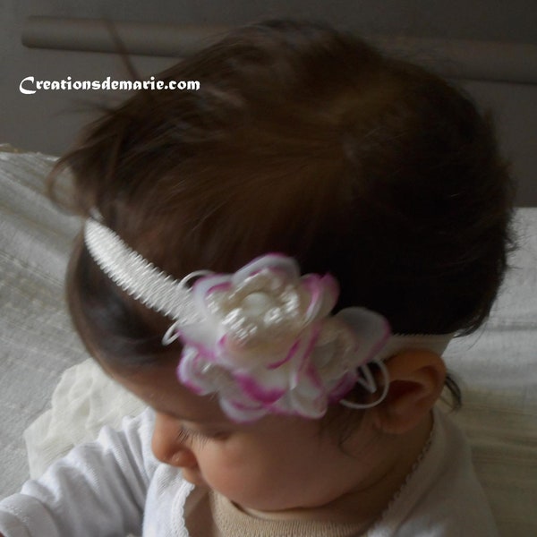 Headband bébé baptême, mariage, fleur pastel blanche et rose, serre tête bijou de tête couronne petite fille cérémonie.