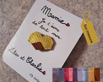 Cadeau fête des Grands mères. Pins mamie coeur en cuir personnalisable-Cadeau mamie original personnalisable.