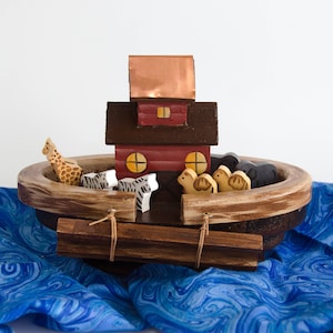 Noah&#39;s ark decorative display with animals, handpainted