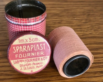 Boîte en fer type Sparadrap vintage