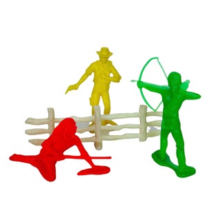 Cowboys and Native lot vtg western toys red yellow green plastic 1960s marx US19