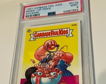 Garbage Pail Kids Topps Adesivo per carte collezionabili classificato PSA 9 MINT vintage 1987 Mixed Up Trixie #412 Population 7 pop RARE mixer