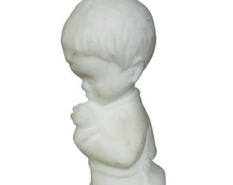 Fenton art glass figurine vtg Christmas sculpture praying milk white pray Boy