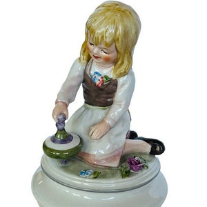 Goebel Hummel Figurine Sculpture vtg W Germany 11-294-75 Top 1980 girl LIMITED