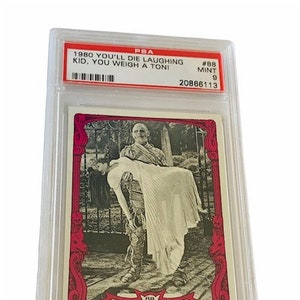 Horror Universal Monster You'll Die Laughing Trading Card Vintage 1980 Topps Graded PSA 9 Mint Kharis Mummy Curse Hand Tomb #88 weegt ton