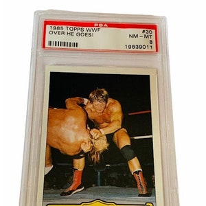 PRO WRESTLING KARTE 1985 Topps Wwf Graded Psa Mint 8 wwe nwa awa Superstars ringside action #30 Over He Goes Hulk Hogan Paul Orndorff