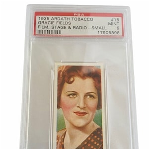 Ardath 1935 Cigarette Tobacco Trading Card classificato PSA 9 Mint film Broadway Stage Radio Stars # 15 Gracie Fields Look up Laugh