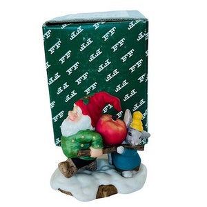 Fitz Floyd Holiday Hamlet Christmas Figurine box anthropomorphic Gathering Apples
