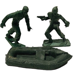 Army Men Toy Soldiers figurines militaires en plastique vtg USA lot Marx life boat vert