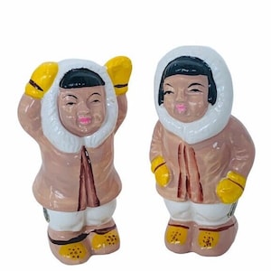 Eskimo Inuit Salt Pepper shakers IAAC Japan figurines figural Alaska vtg babies