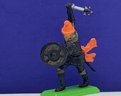 BRITAINS TOY SOLDIERS Deetail 1971 England uk metal plastic miniature vintage vtg mcm Turks mongol mongolian Genghis Khan spiked ball mace