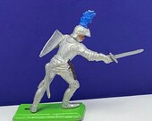 BRITAINS TOY SOLDIERS Deetail 1971 England uk metal plastic miniature vintage vtg mcm crusades crusader medieval knight sword shield armor 2