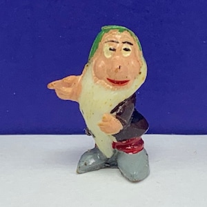 LOUIS MARX DISNEYKINS vintage toy plastic figure walt disney vtg figurine mickey mouse tv scene original Snow White seven 7 dwarfs Bashful