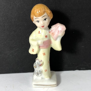 VINTAGE GEISHA GIRLS 1950 porcelain figurine miniature statue sculpture kimono obi Japan Yellow dress poodle gold trim original rare fan