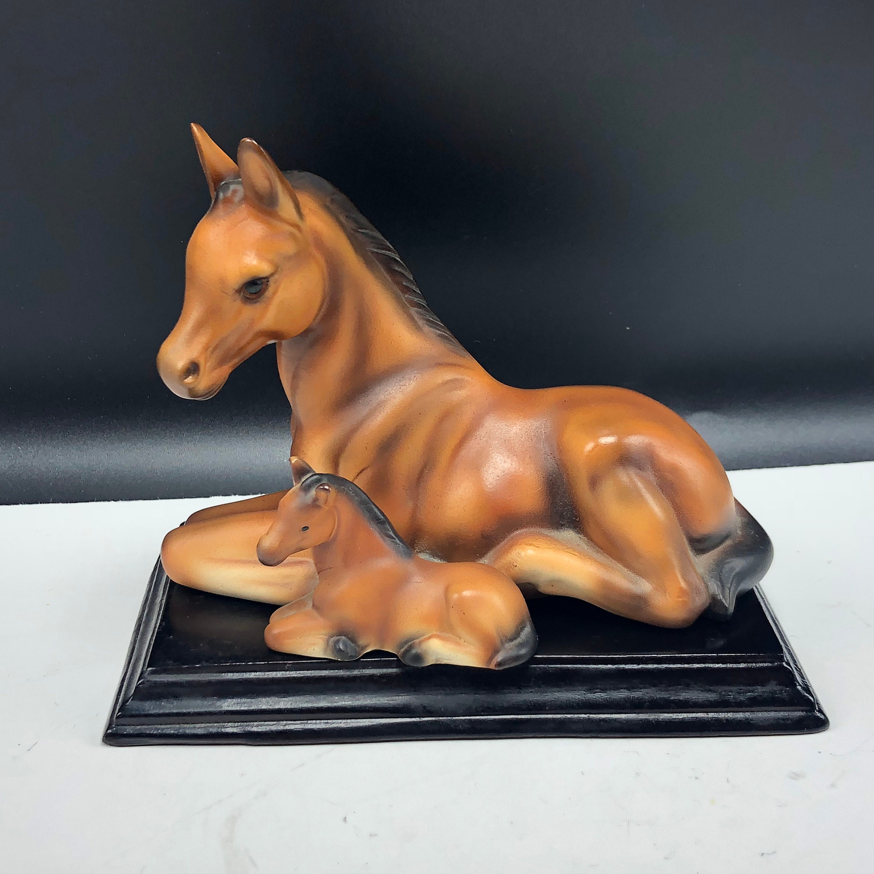 VINTAGE HORSE FIGURINE Mother Baby Foal Laying Down