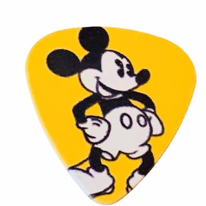 Mickey Mouse guitar pick vintage walt disney music memorabilia souvenir vtg disneyland world yellow gold disneyana